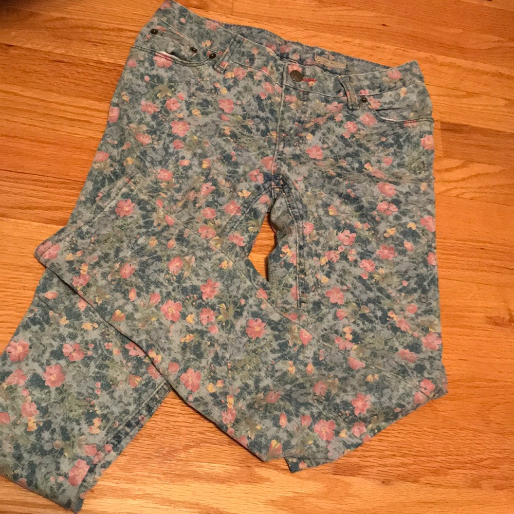 Super cute vintage flower print Ralph Lauren jean